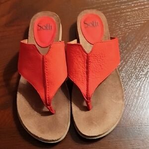 SOFFT WOMEN RED LEATHER SANDALS.